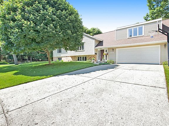 2nd image of 2494 Norcrest Dr