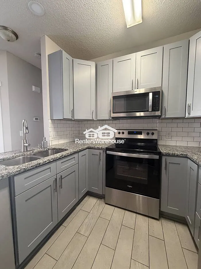3 bed, 2.0 bath, 1300 sqft, $2,495 — Photo 4