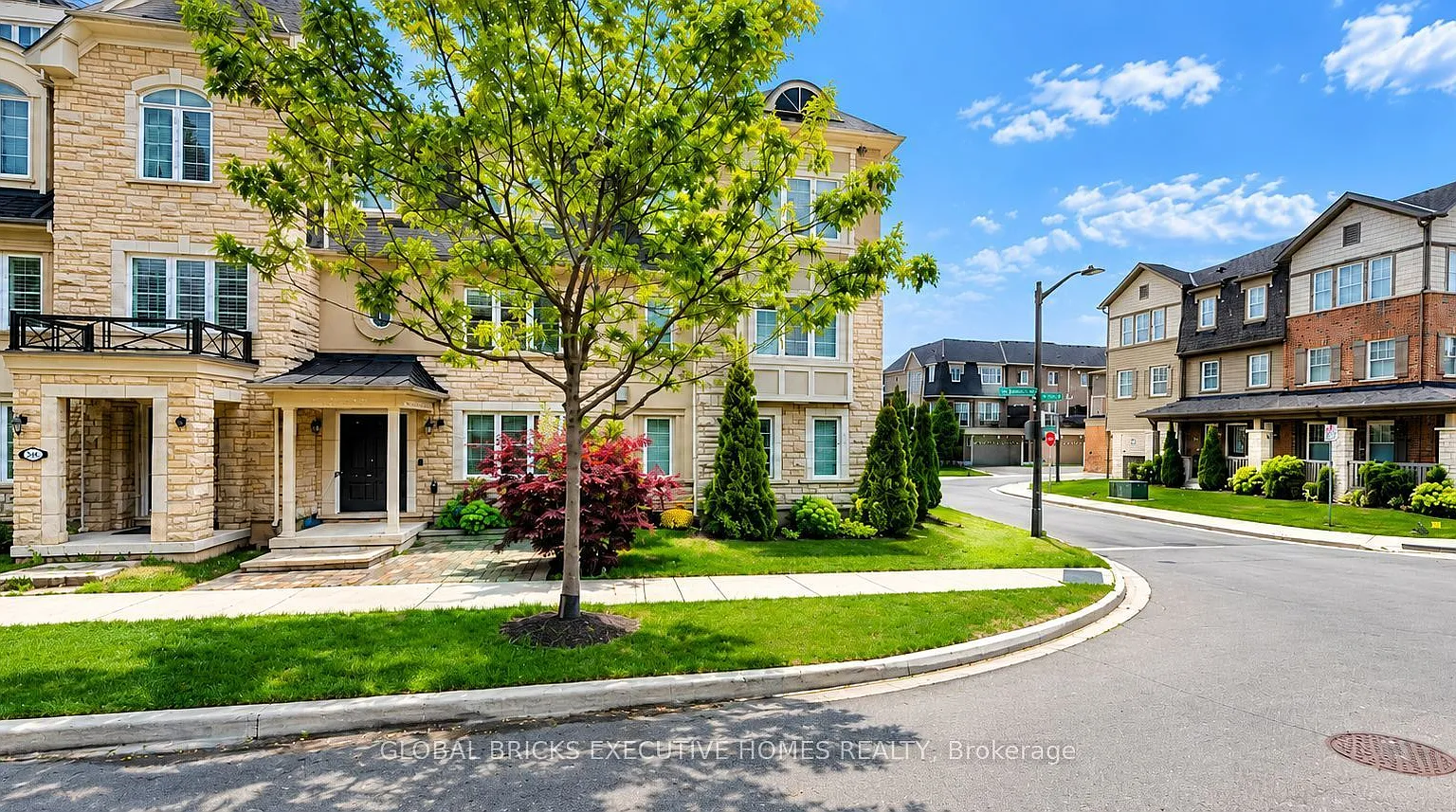 4 bed, $3,600 — Photo 1