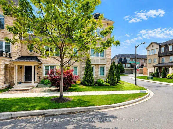 296 Ellen Davidson Dr, Oakville, ON L6M 0V5
