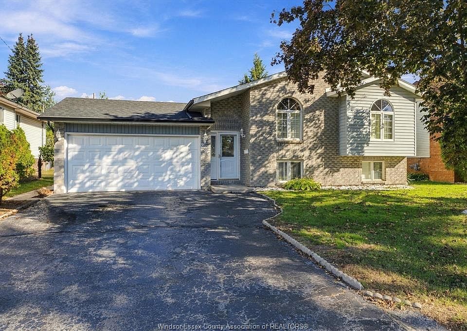 1st image of 239 Bouffard Rd