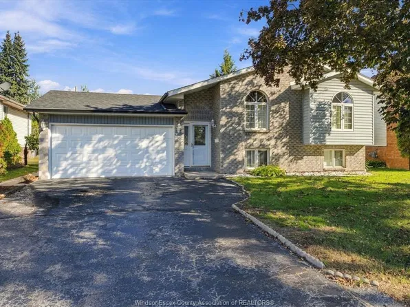 239 Bouffard Rd, Lasalle, ON N9J 1E9