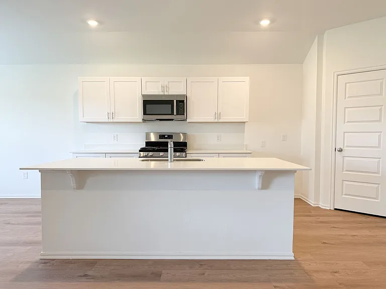 16309 Harvester Dr — Photo 7