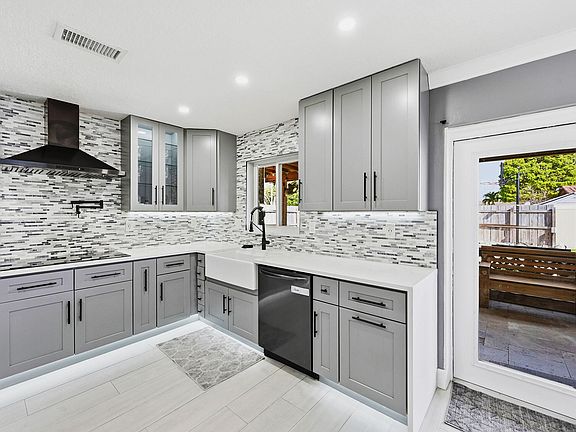 3rd image of 4001 NW 4th Court