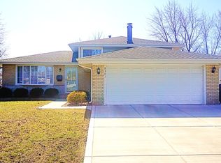 8501 W 87th Pl, Hickory Hills, IL 60457
