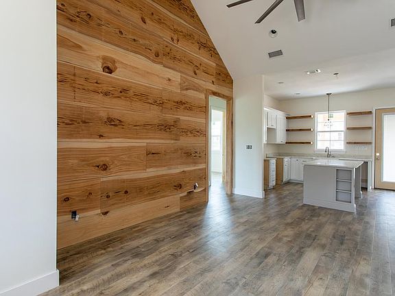 5th image of 23 E River Oaks Ln