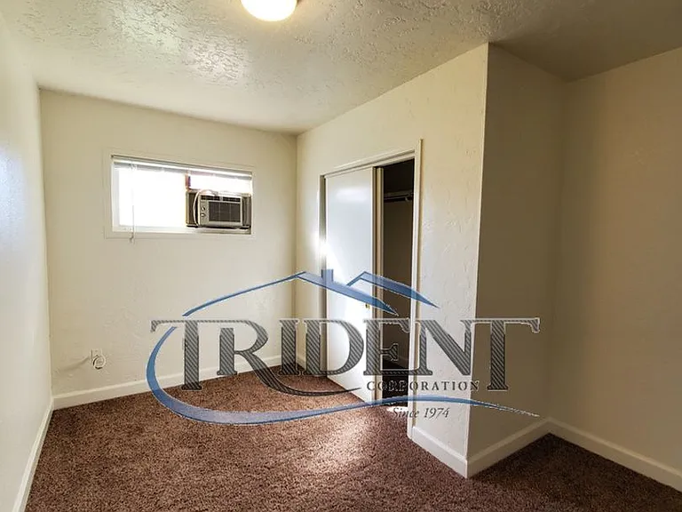1821 Duplex Sierra Sierra #&-1825 — Photo 17