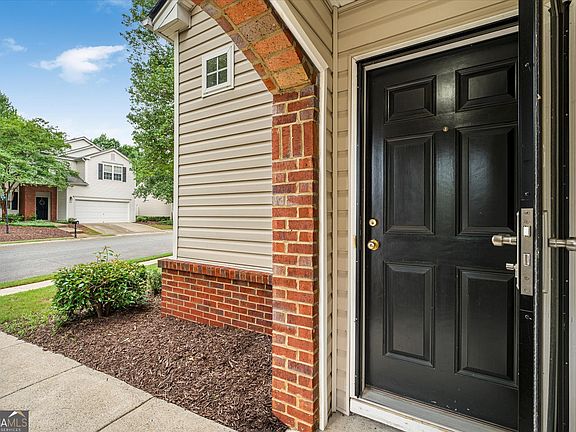 4th image of 308 W Oaks Trl