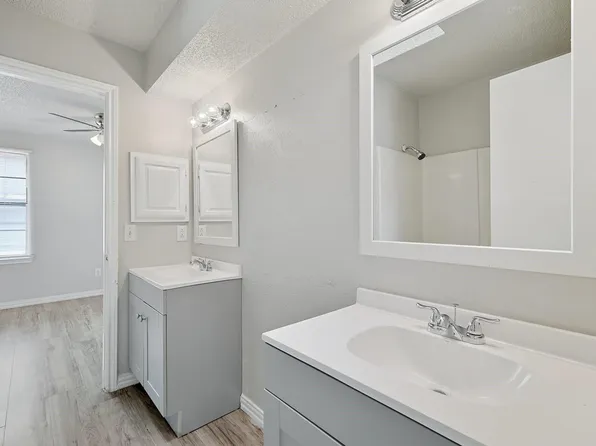 8005 Rothington Rd APT 11-17, Dallas, TX 75227