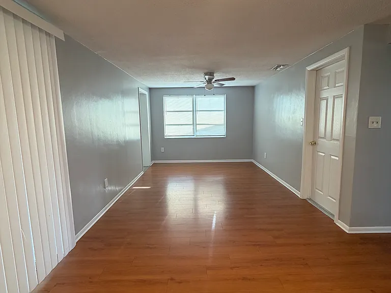4102 Chesswood Dr — Photo 3