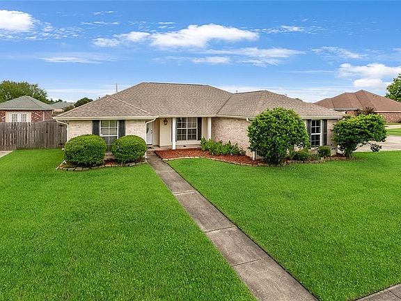 4th image of 101 Oak Moss Dr
