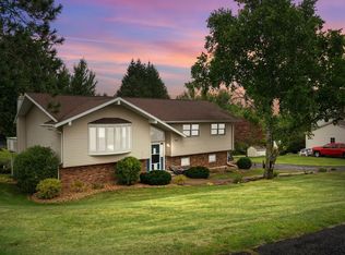 N2443 Three Town Rd, La Crosse, WI 54601