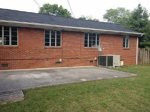 3rd image of 113 Thomas Dr