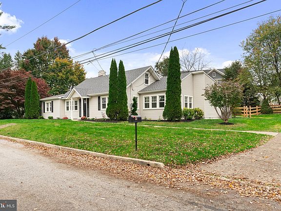 5th image of 107 N Young Ave