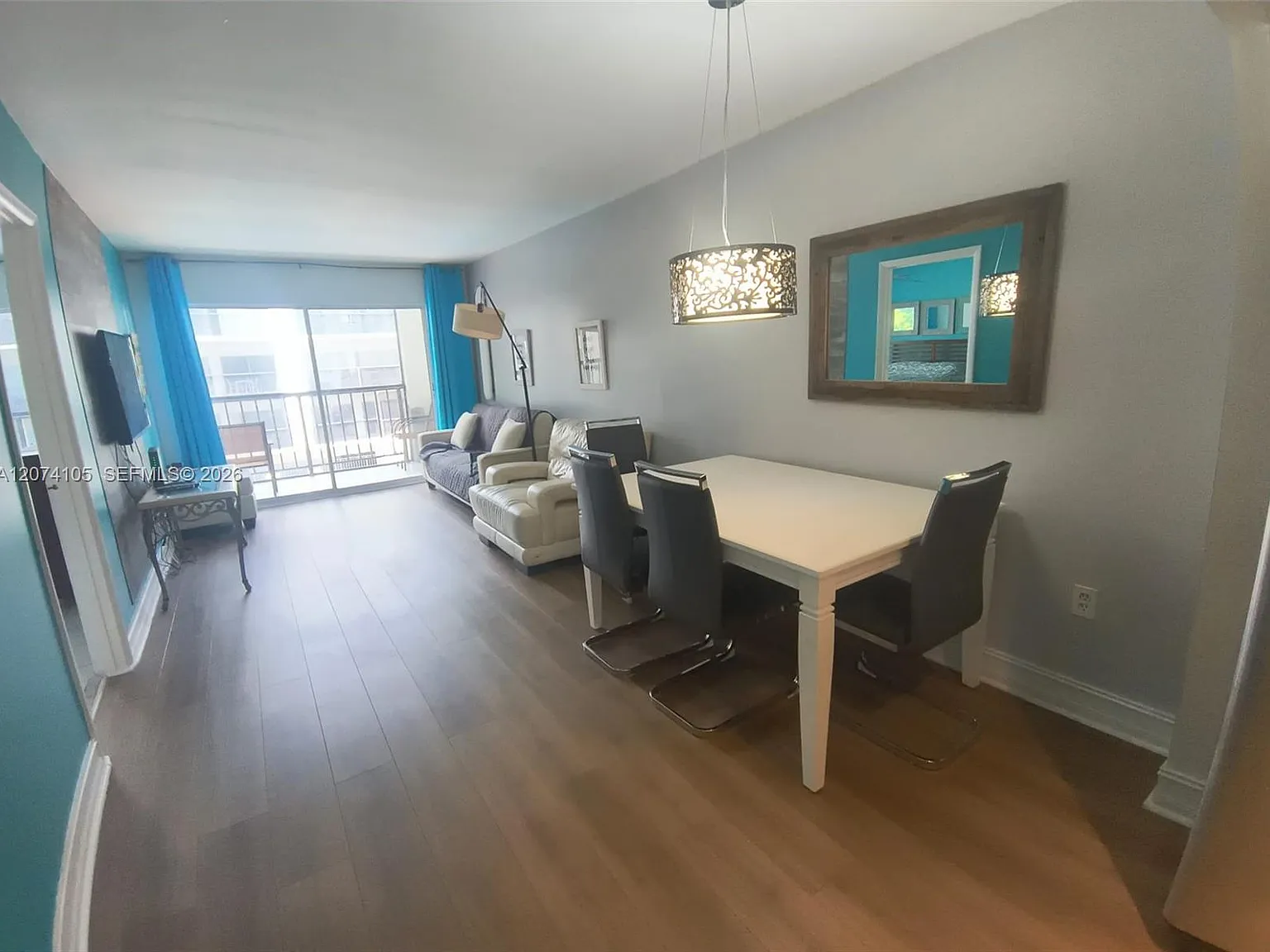 Le Cartier Condo — Photo 2