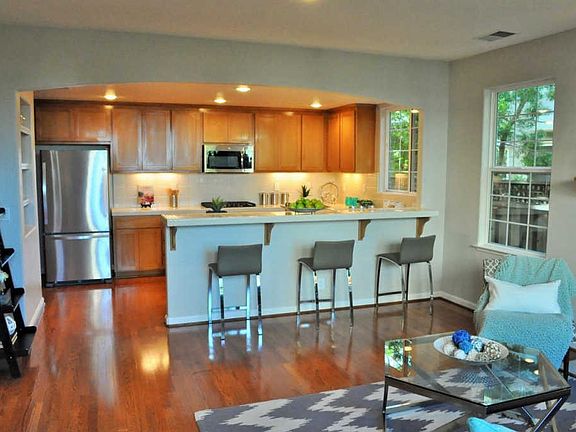 4th image of 68 Shorebreeze Ct