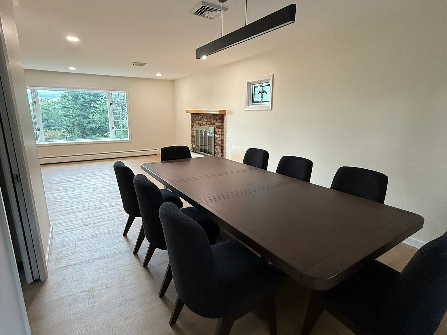 5 bed, 3362 sqft, $8,750 — Photo 4