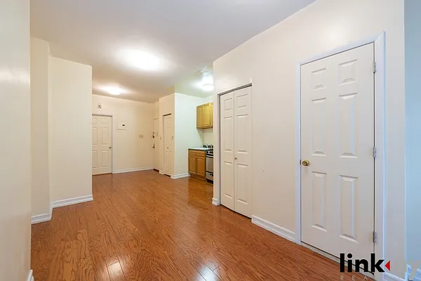 Rented by Link NY Realty | media 6