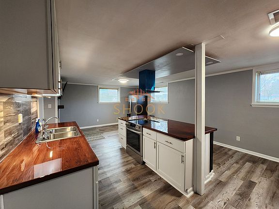 4th image of 2208 Rainbow Dr #B