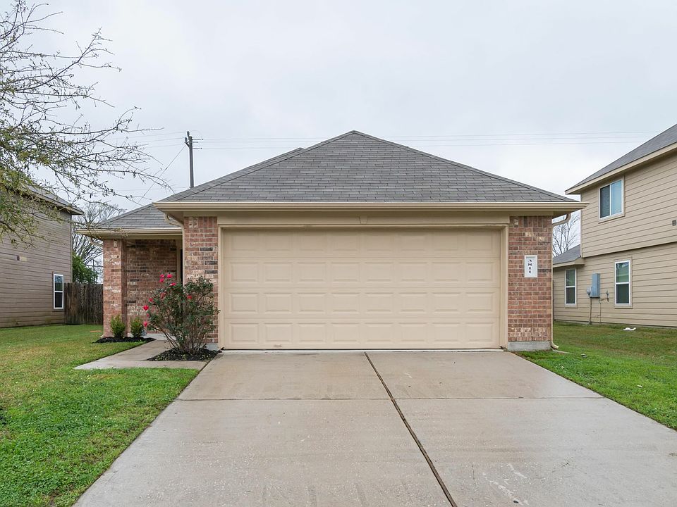 1st image of 3811 Cary Creek Dr