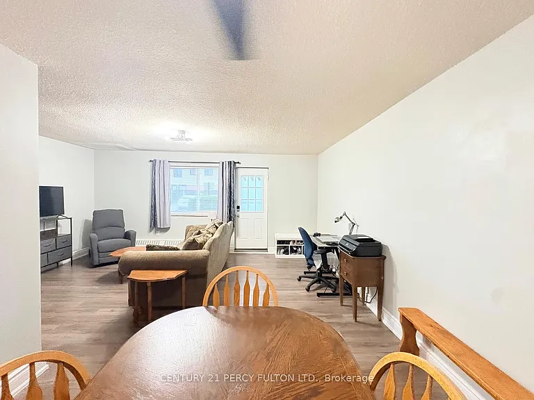 936 Glen St #106 — Photo 2
