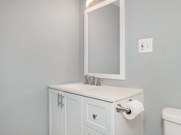205 Pine St — Photo 18