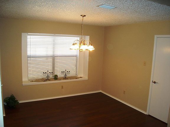 5th image of 910 Larue Dr
