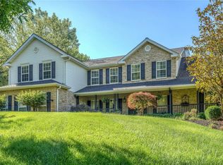 552 Eagles Nest Ct, Ballwin, MO 63011