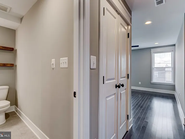 715 S Conkling St — Photo 19