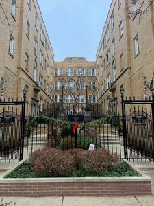 844 W Ainslie St, Chicago, IL, 60640