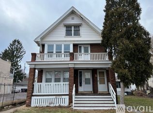 2121 S Muskego Ave, Milwaukee, WI 53215