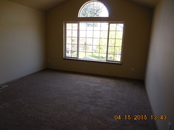 5th image of 18628 17th Ave E