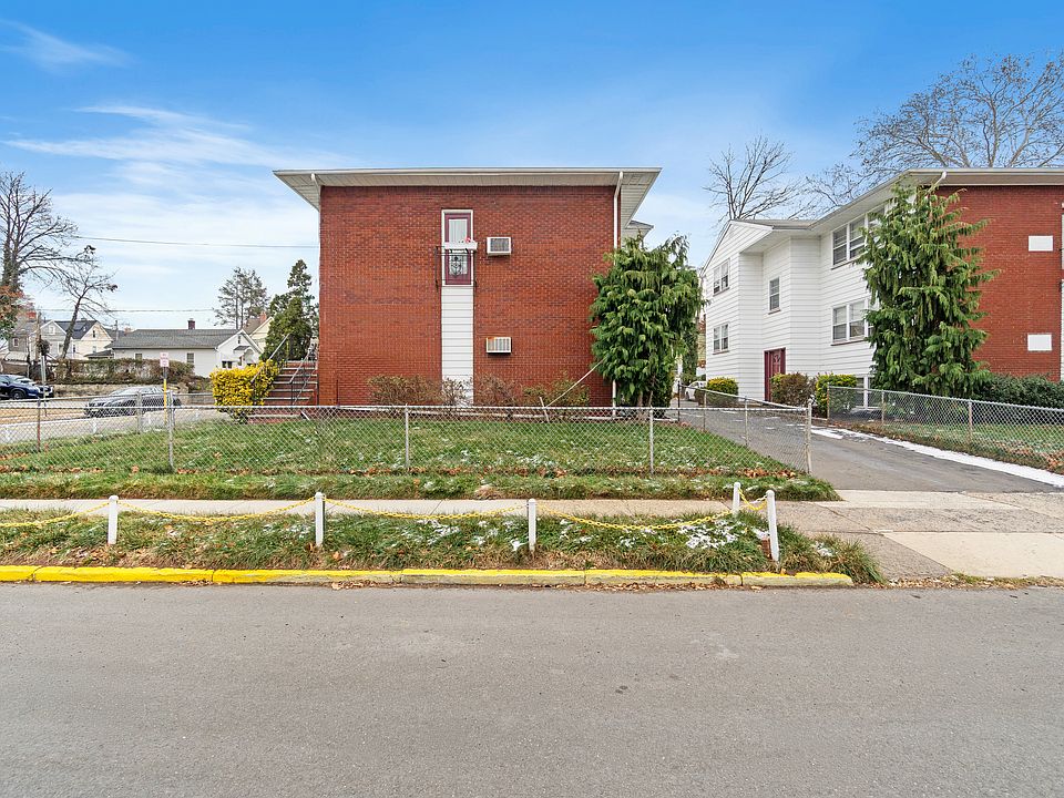 1st image of 208 No Park St #2