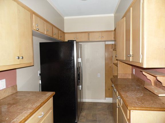 5th image of 2421 Avenue K