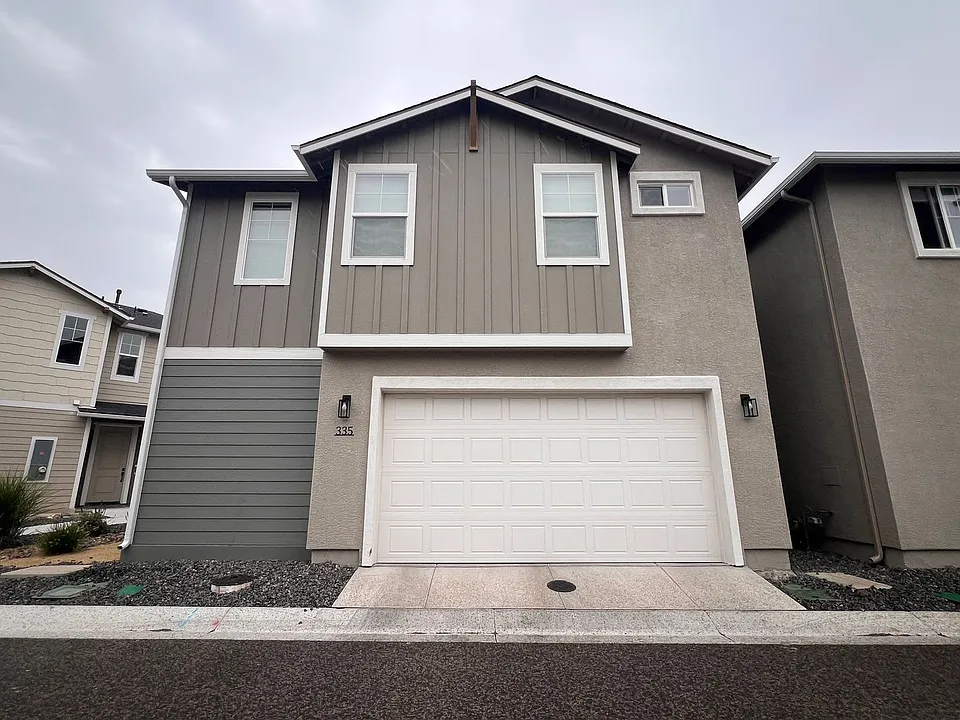 335 Cattail Cir