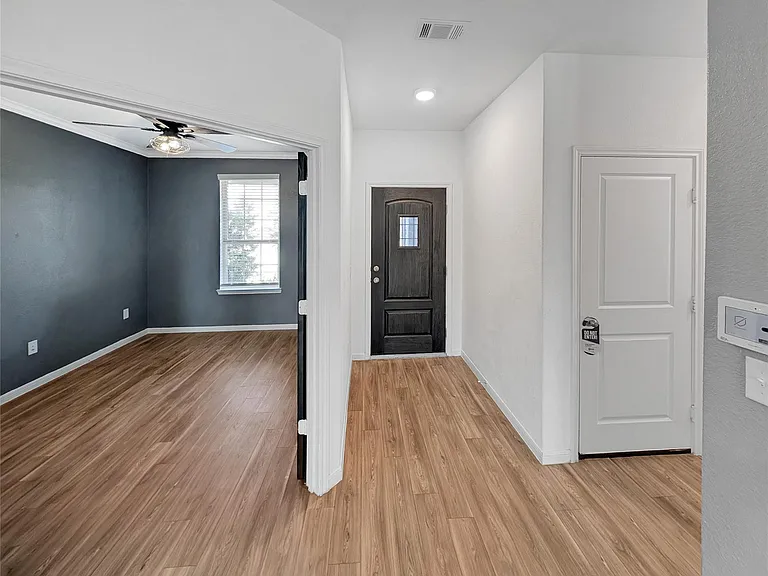 1328 Ventura Creek Dr — Photo 14