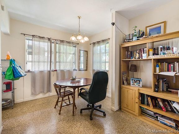 5th image of 713 SW 7th St #1