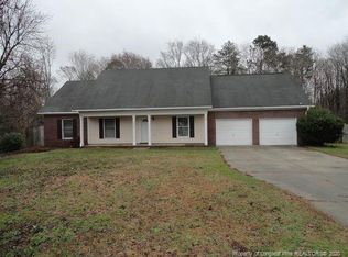 5200 Ballentine St, Hope Mills, NC 28348