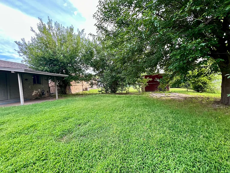 7400 S Drexel Ave — Photo 16