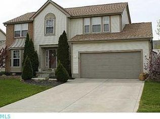 1313 Wild Horse Dr, Grove City, OH