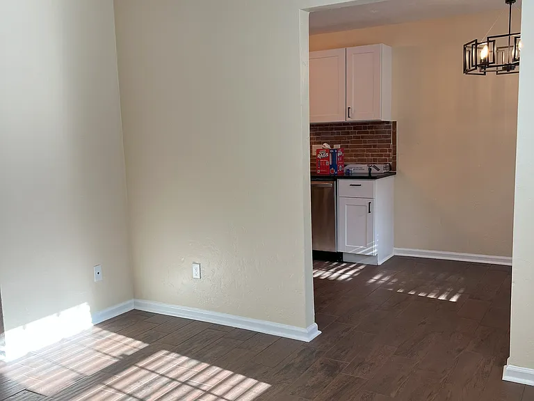 728 Pointe Ct #D — Photo 10