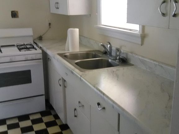 4th image of 3502 Floyd Ave #2