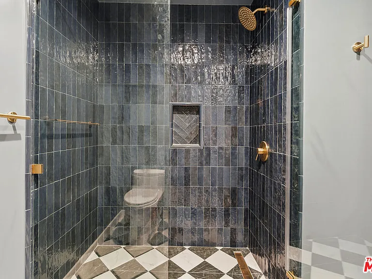 1200 N Doheny Dr — Photo 24