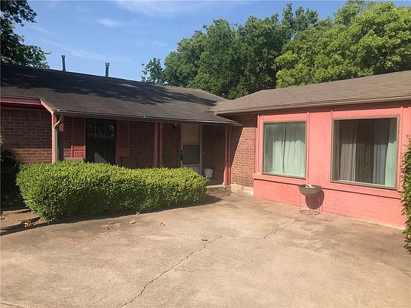 2nd image of 1140 Deerwood Dr