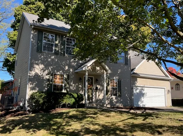 922 South Ave, St Charles, IL 60174