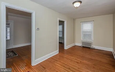 3 bed, 1.5 bath, 1120 sqft, $2,700 — Photo 2