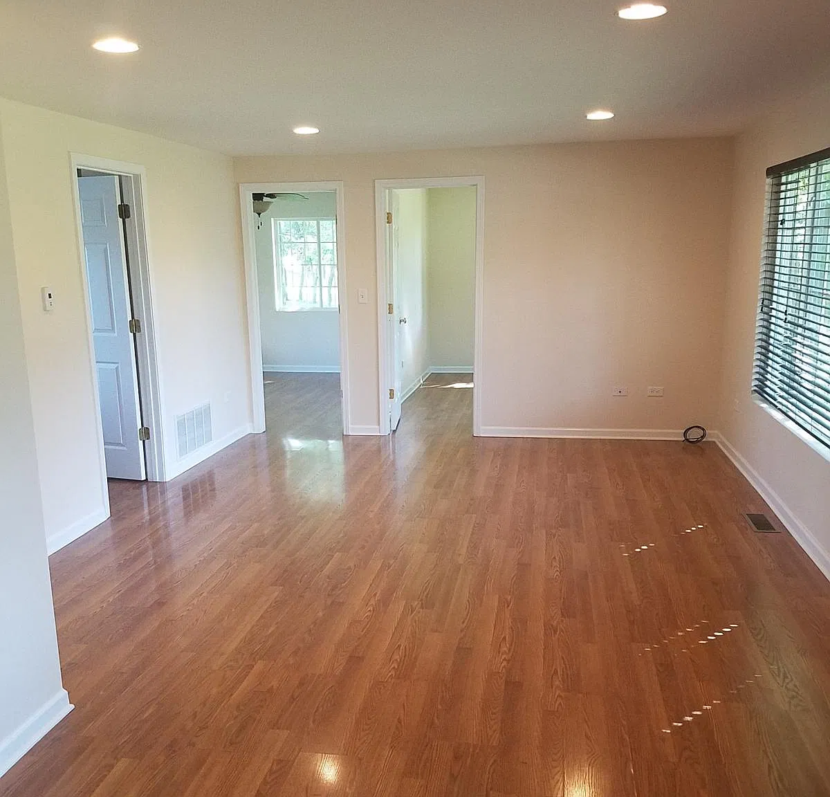 2 bed, 1000 sqft, $2,000 — Photo 3