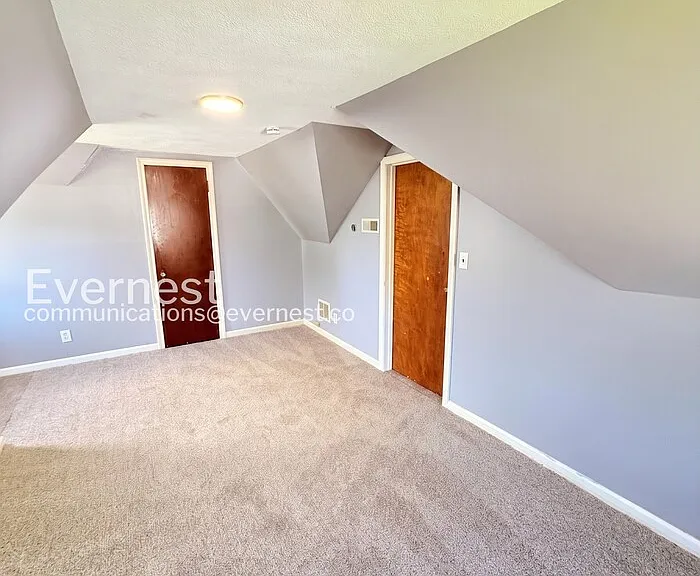 1803 Talbot St — Photo 16