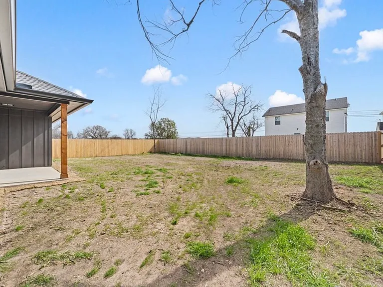 1628 Ewing Ave — Photo 16