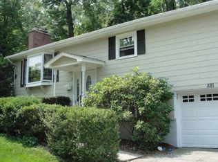 881 Grove Street Ter, Worcester, MA 01605